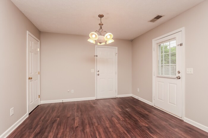 Building Photo - 534 Wildwood Dr