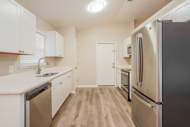 Building Photo - 1316 North St