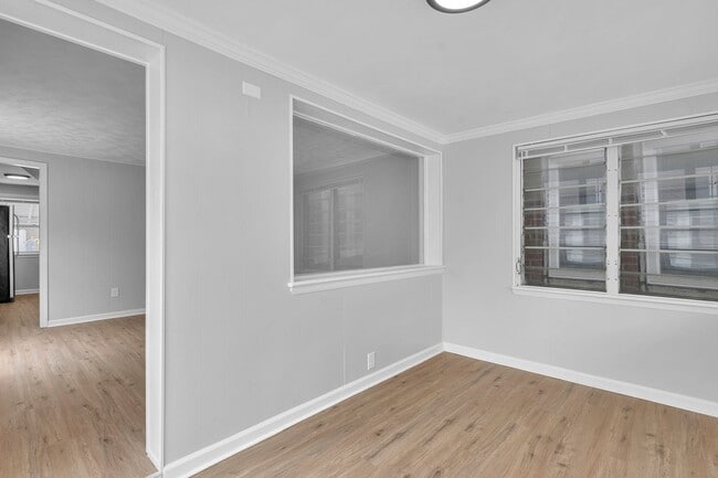 Building Photo - 2 Bed and Den