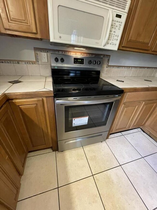 Building Photo - Move-In Special: 3 Bed, 2 Bath Victorian Home in Newport, PA!