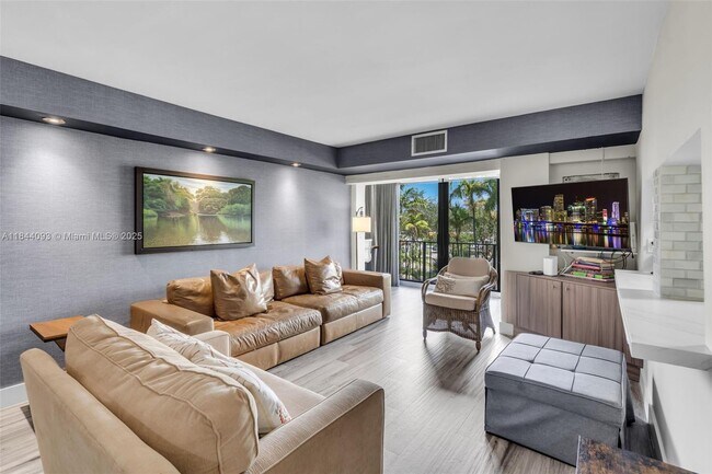 Building Photo - 77 Crandon Blvd