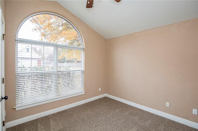 Building Photo - 3800 SE 8th St