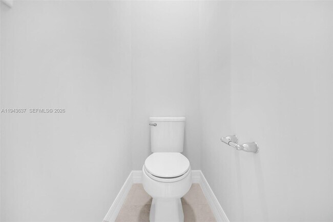 Building Photo - 964 Banyan Dr