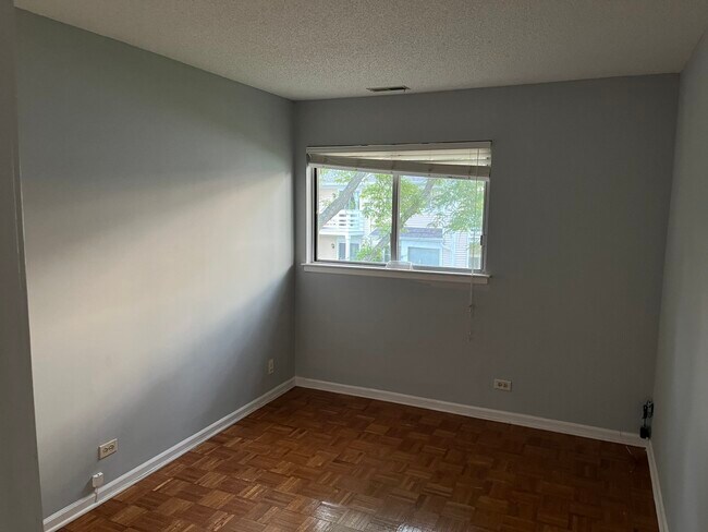 Building Photo - 1272 Ranchview Ct