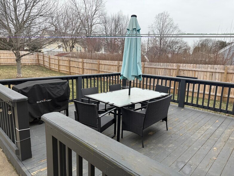 Building Photo - 404 Baker Dr