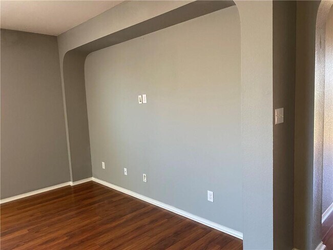 Building Photo - 14428 Lake Victor Dr