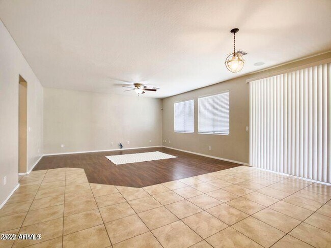 Building Photo - 2406 W Sienna Bouquet Pl