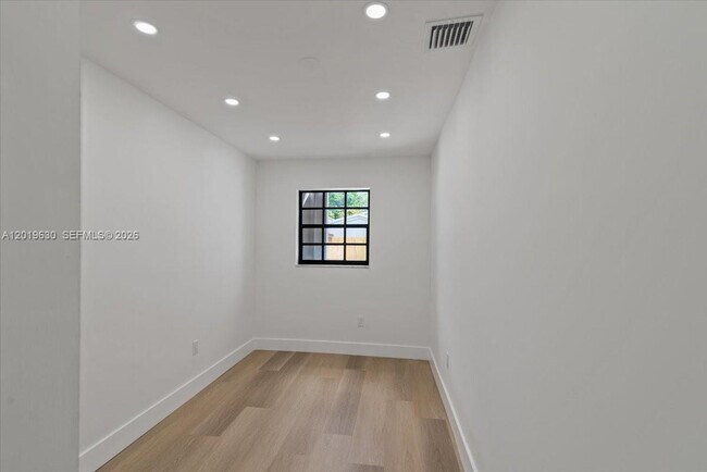 Building Photo - 1409 NW 44th St
