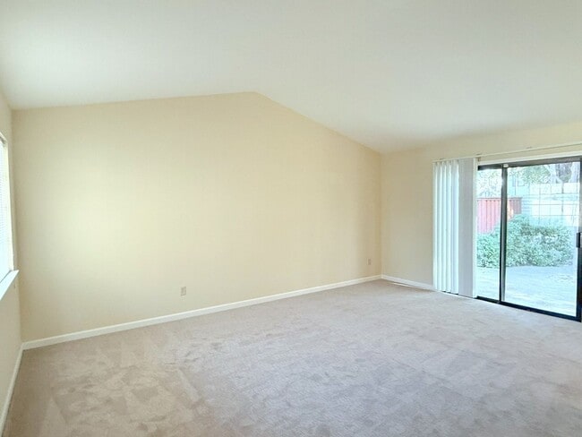 Building Photo - Awesome Location Close to Downtown Pleasanton Main St ! Detached One Story Home ! New Paint ! New...