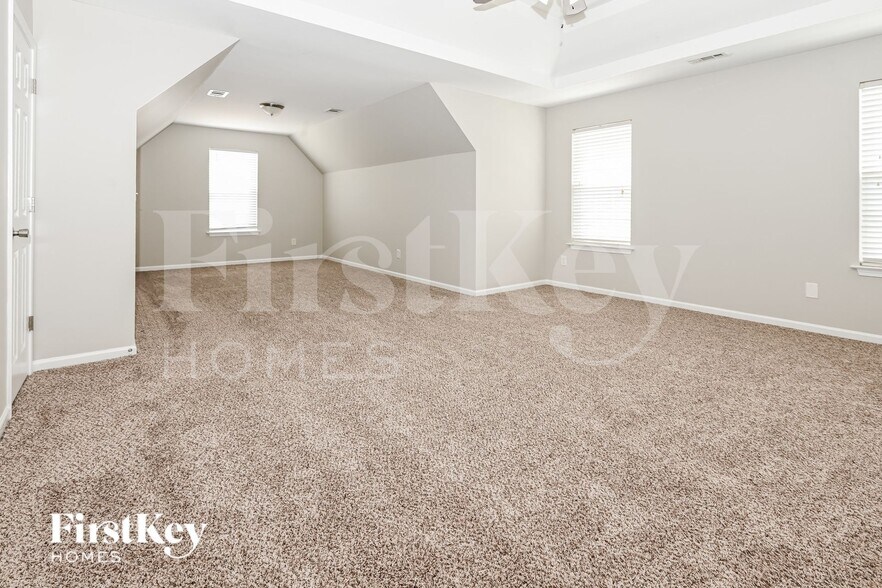 Building Photo - 123 Elba Dr