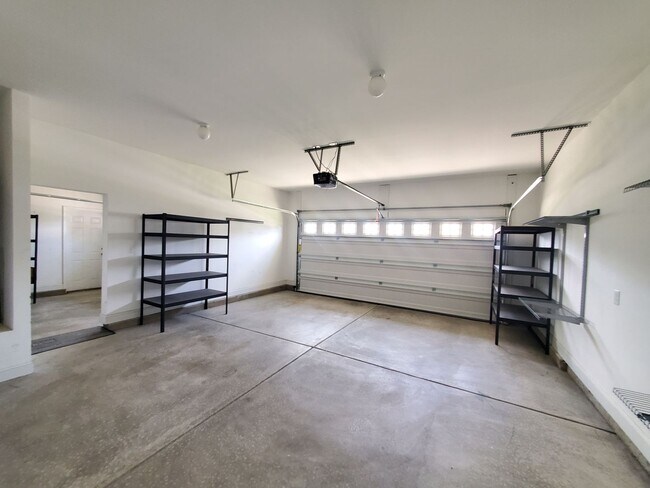 Building Photo - Gorgeous Home In Turnberry Subdivision