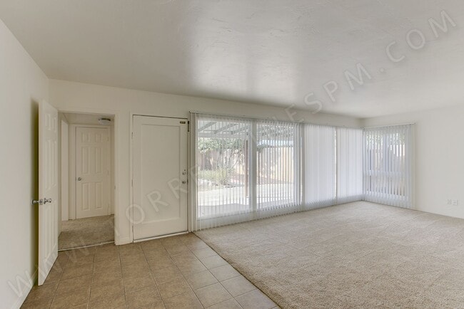 Building Photo - 1 MONTH FREE! 3 Br House with Garage, W/D ...