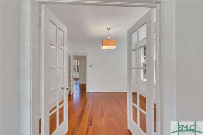 Building Photo - 11 E 34th St
