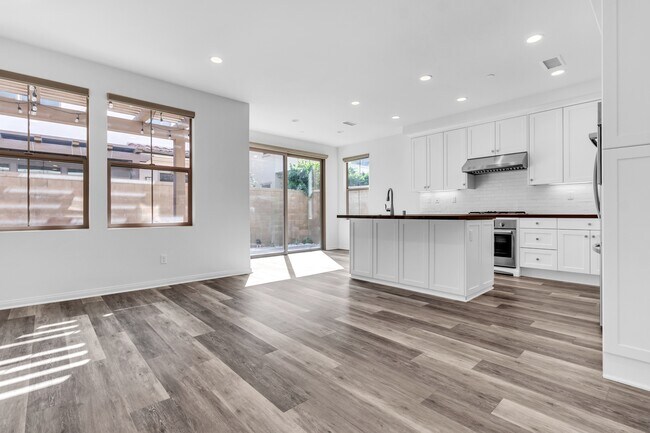 Building Photo - 110 Okra