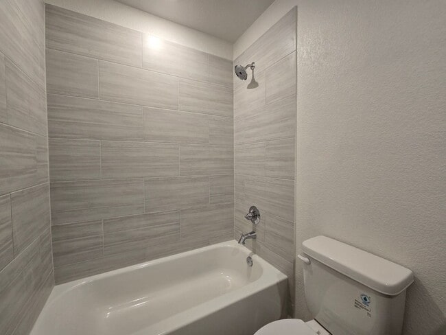 Building Photo - 807 Wax Myrtle Ct