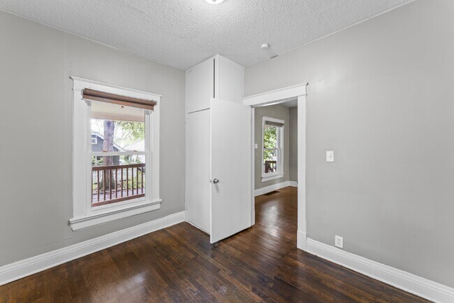 Building Photo - Coming Soon!! Charming 2-Bedroom Home!