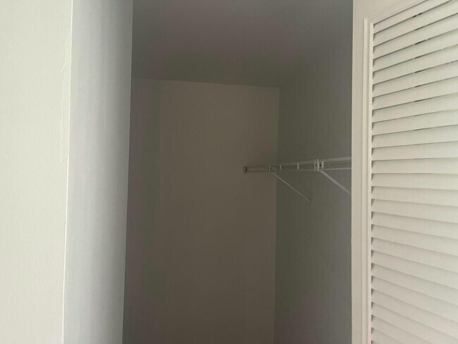 Building Photo - 209 Foxtail Dr