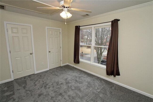 Building Photo - 1360 Eastgate Ct