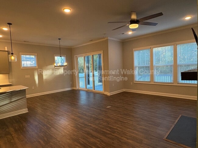 Building Photo - 1664 Highpoint St