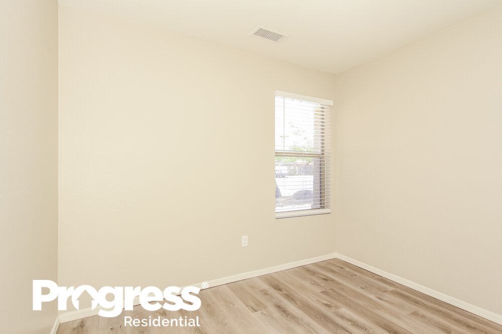 Building Photo - 741 E Monona Dr