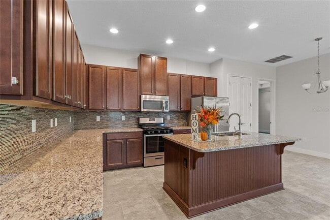 Building Photo - 2460 Promenade Dr