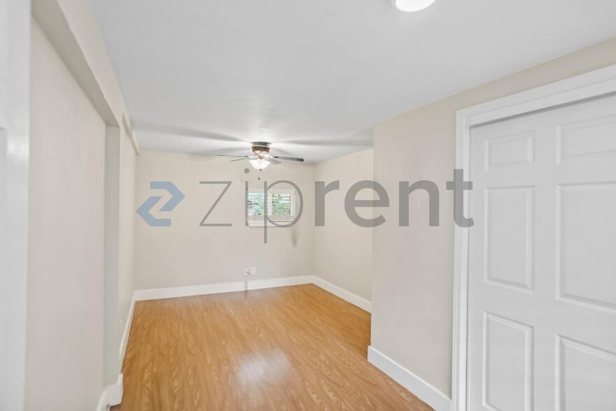 Building Photo - 228 Los Gatos Blvd