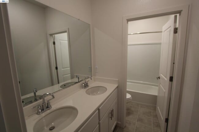 Building Photo - 1008 Osprey Dr