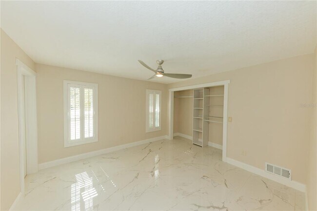 Building Photo - 1624 Sheffield Dr