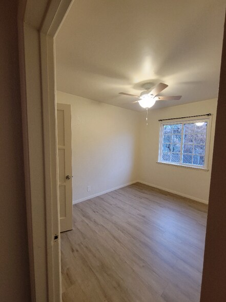 Building Photo - 1881 Harbor Ave