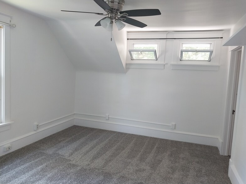 Living/Sleeping rm - 410 W Columbia Ave