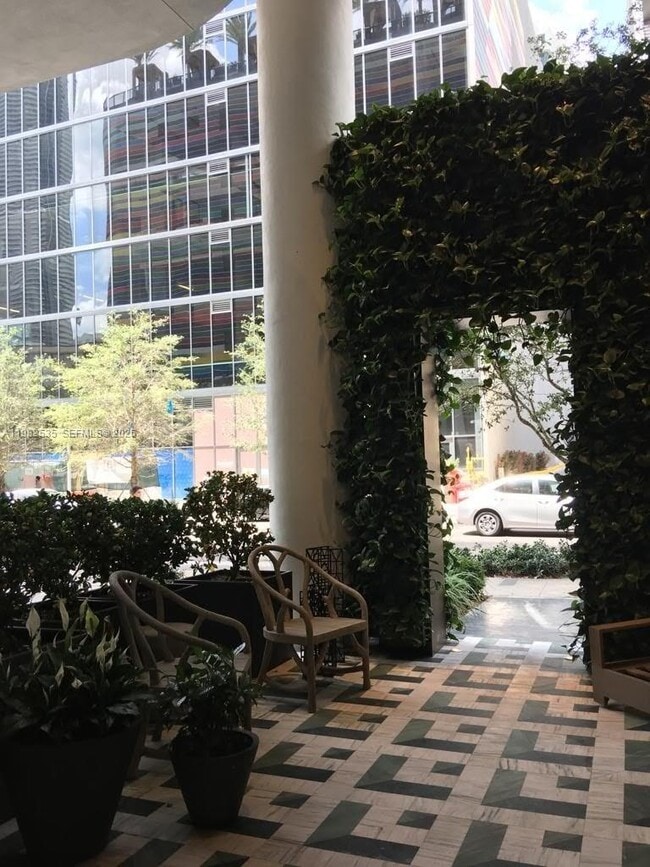 Building Photo - 801 S Miami Ave