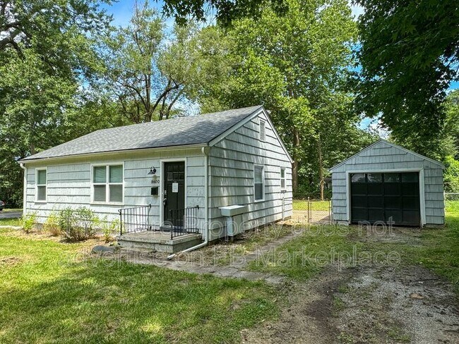 Building Photo - 8600 E 78th Terrace