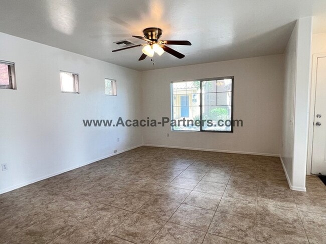 Building Photo - Beautiful Three Bedroom 2 and 1/2 Bath Home