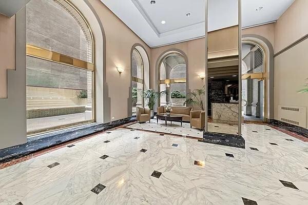 Building Photo - 45 E 25th St