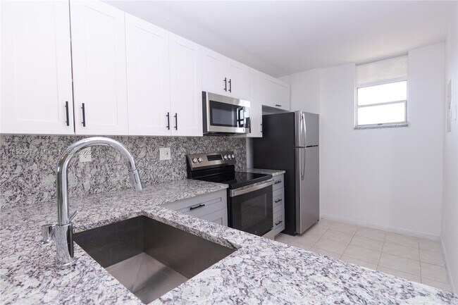 Primary Photo - 2903 NE 163rd St