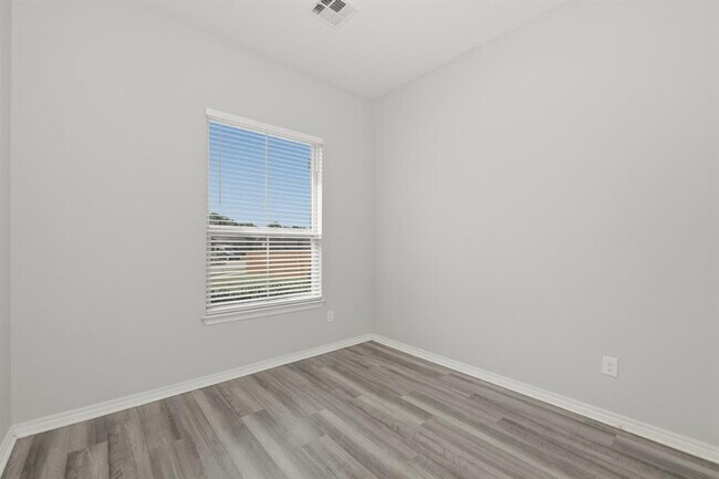 Building Photo - 14013 Babbling Brook Dr