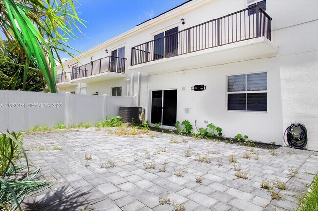 Building Photo - 846 SE 19th St