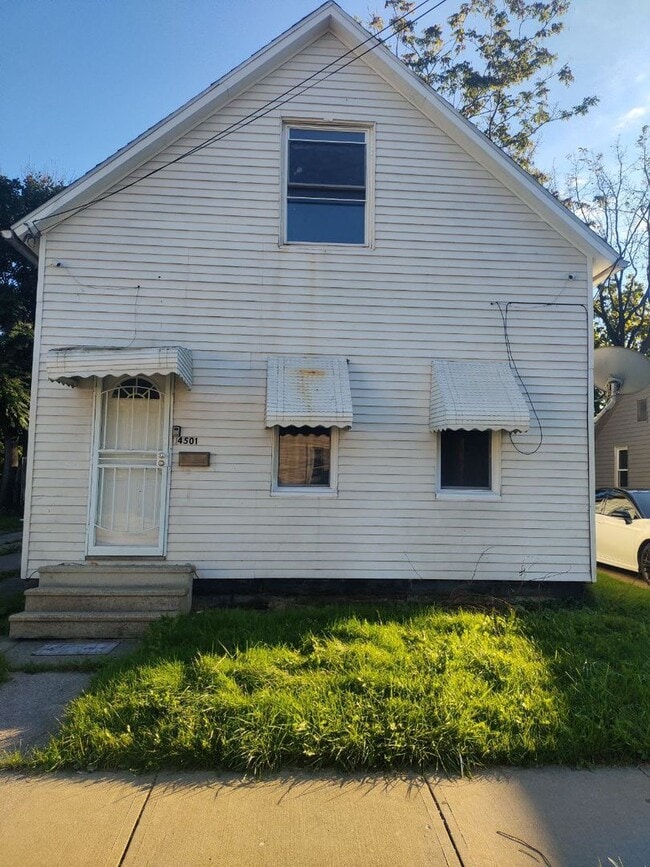 Building Photo - 4501 Hyde Ave