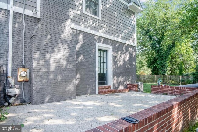 Building Photo - 4304 Dresden St