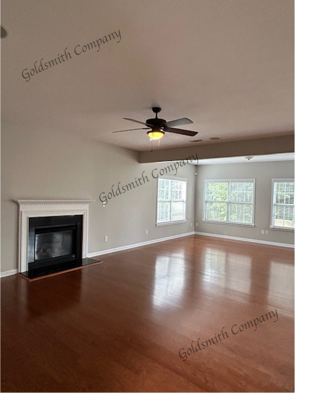 Building Photo - 409 Rio Grande Pl