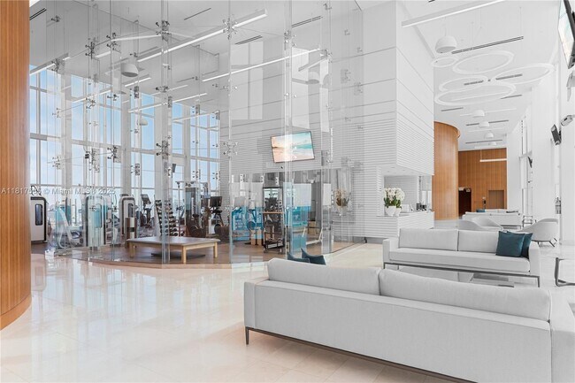 Building Photo - 1643 Brickell Ave