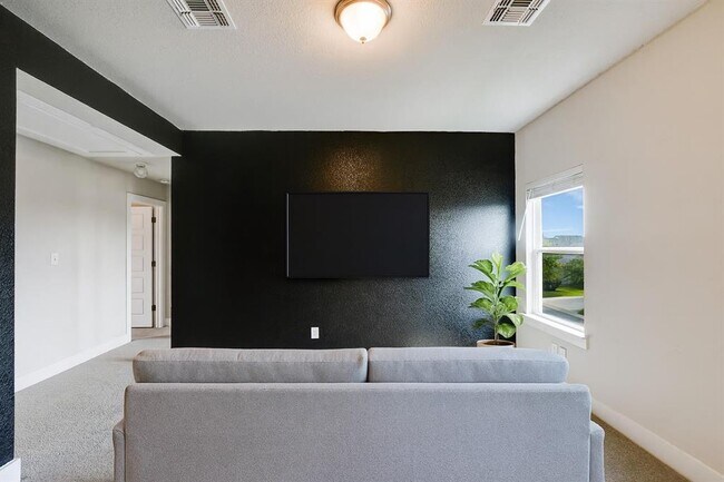Building Photo - 5826 Aviano Rd