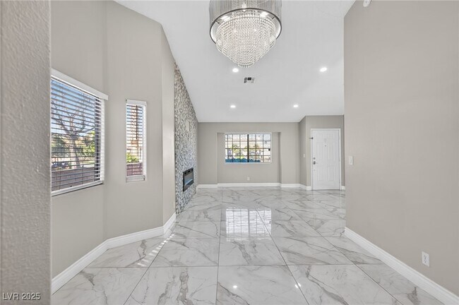 Building Photo - 492 Chelsea Dr