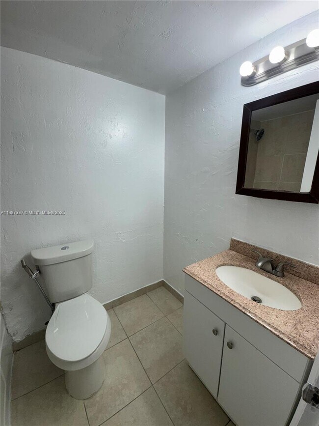 Building Photo - 7025 W Sunrise Blvd