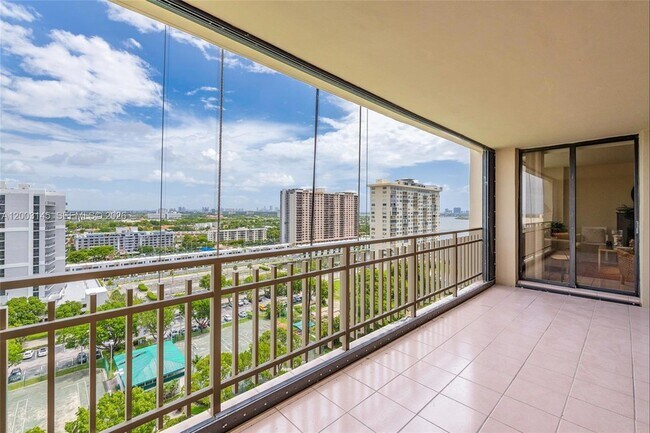Building Photo - 11113 Biscayne Blvd