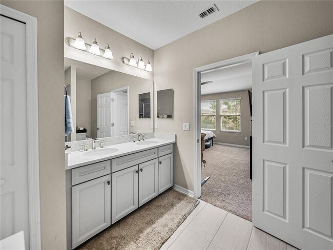 Building Photo - 29934 Southwell Ln