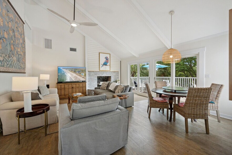 Primary Photo - 162 Pioneer Loop