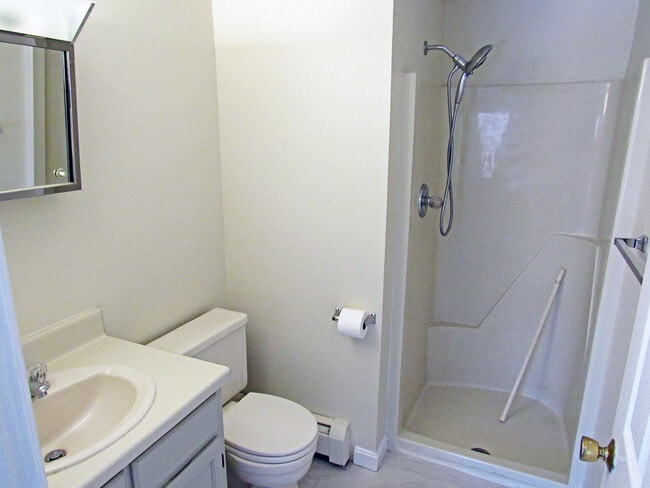 Building Photo - 50 Brookside Dr