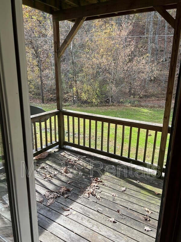 Building Photo - 264 Tackett Branch Rd