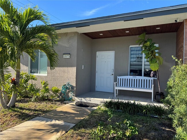 Primary Photo - 2075 NW 75th St